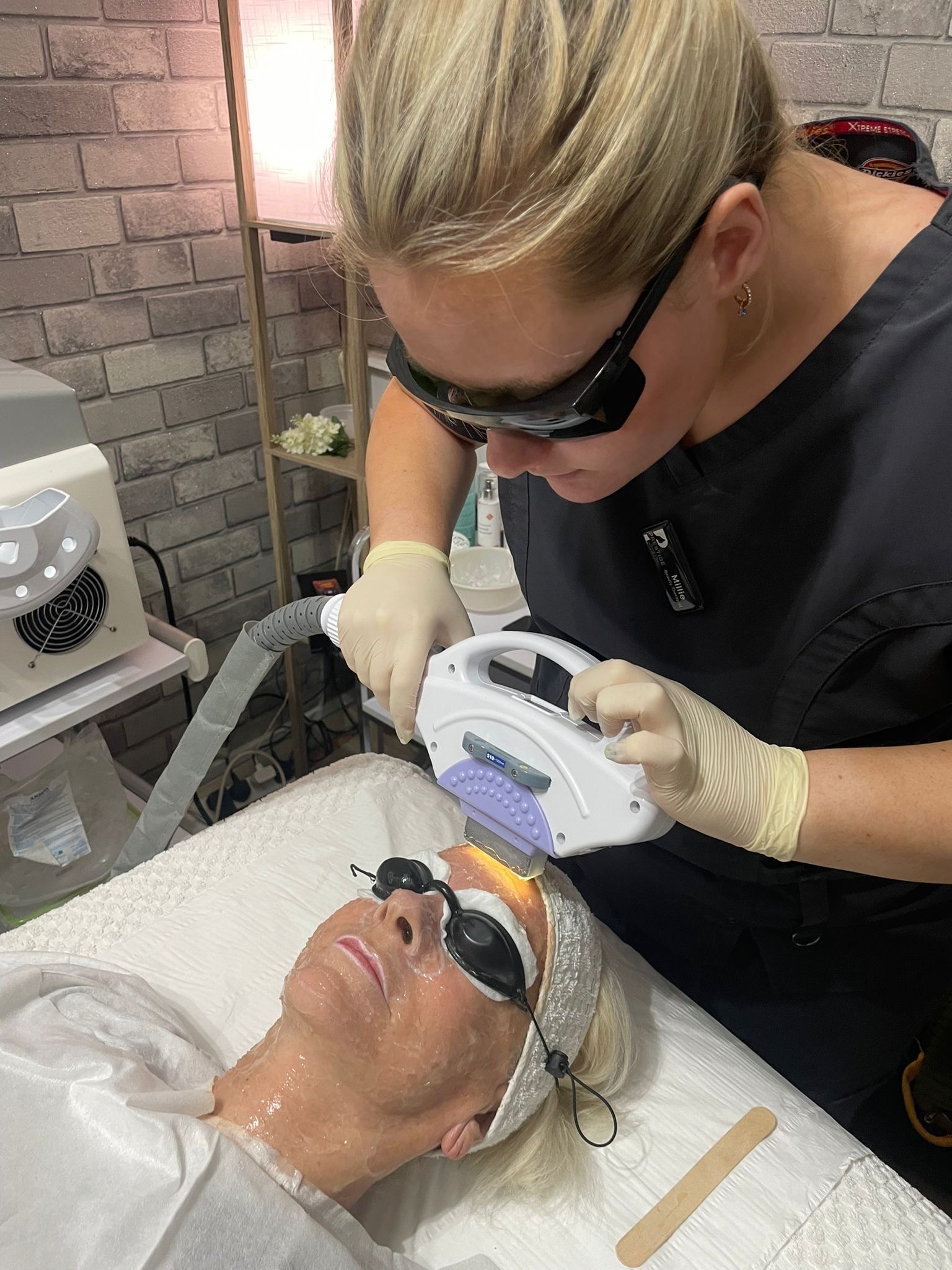 BCB2421E-40CB-4DB1-9105-F6FAD60A8D5B